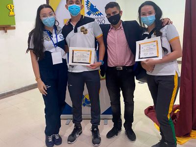 ESTUDIANTES DEL GRADO 11° PARTICIPARON EN CONCURSO DE DEBATE 