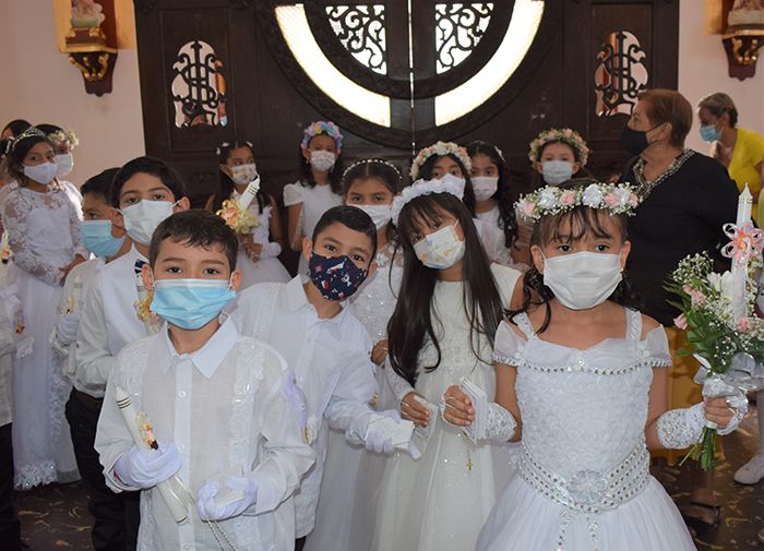 GALERÍA: CEREMONIA DE PRIMERA COMUNIÓN COLEGIO CISNEROS