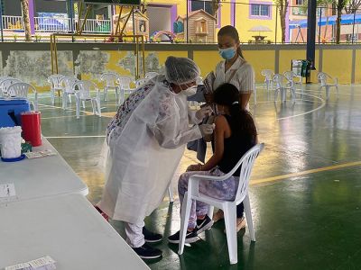 JORNADA DE VACUNACIÓN CONTRA EL COVID-19 EN NUESTRO COLEGIO 