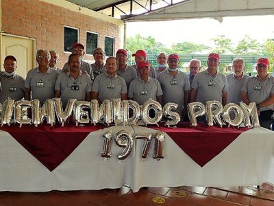 EGRESADOS CISNERISTAS RECIBIERON HOMENAJE 