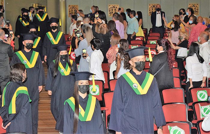 Galería: Ceremonia de graduación Prom Invictus 2021