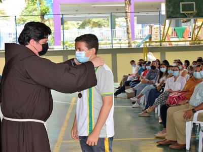 ESTUDIANTES FUERON EXALTADOS EN ASAMBLEA DE PADRES DE FAMILIA 