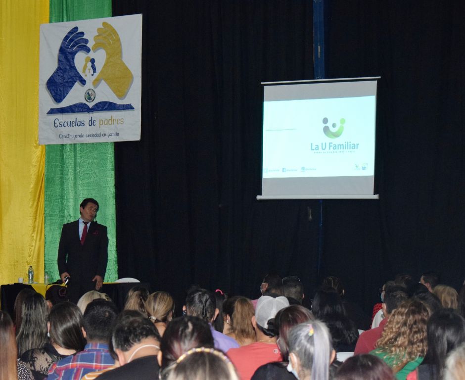 MASIVA ASISTENCIA A NUESTRA PRIMERA ESCUELA DE FAMILIA 2022