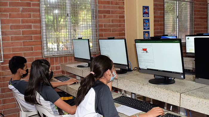 ESTUDIANTES CISNERISTAS PARTICIPAN EN OLIMPIADAS ACADÉMICAS DE LA UAN