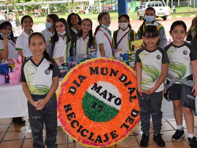 CELEBRAMOS EL DÍA MUNDIAL DEL RECICLAJE 