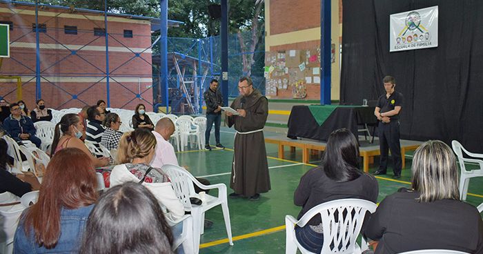 POST-PANDEMIA Y SALUD MENTAL, TEMAS DE NUESTRA SEGUNDA ESCUELA DE FAMILIA 2022