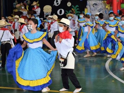 YA LLEGA NUESTRO XV FRANCISNEROS 