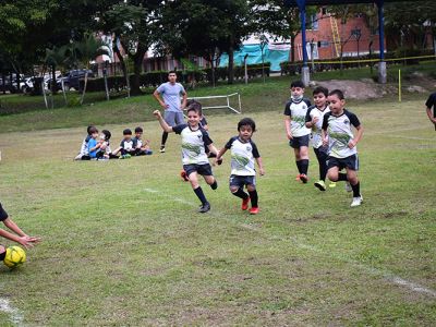 ALEGRÍA Y DIVERSIÓN EN ENCUENTRO DEL CLUB DEPORTIVO CISNEROS 