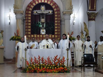 EMOTIVA EUCARISTÍA POR LOS 80 AÑOS DEL COLEGIO FRANCISCANO JIMÉNEZ DE CISNEROS 