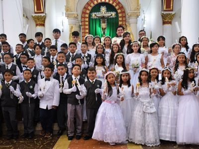 CELEBRACIONES DE PRIMERA COMUNIÓN Y CONFIRMACIÓN DE ESTUDIANTES CISNERISTAS  (GALERÍA) 