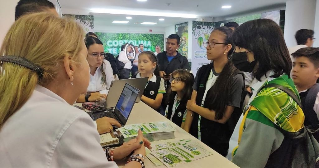 GRUPO ECOLÓGICO PARTICIPÓ EN EL LANZAMIENTO DEL PROGRAMA “CORTOLIMA EN TU COLEGIO”