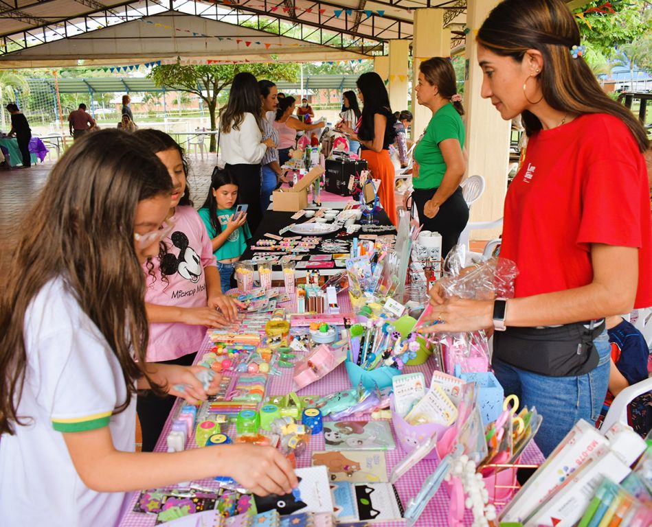 COMUNIDAD CISNERISTA DISFRUTÓ DE LA IV EDICIÓN DE LA FERIA DE SERVICIOS