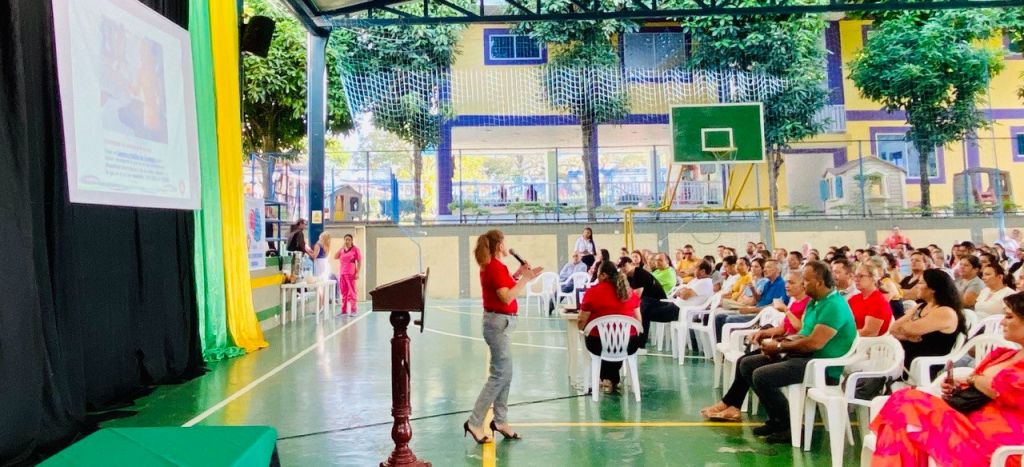 LA INTELIGENCIA EMOCIONAL FUE EL TEMA CENTRAL DE LA SEGUNDA ESCUELA DE FAMILIA 2023