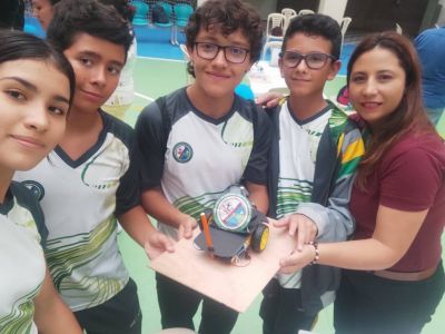 COLEGIO CISNEROS PARTICIPÓ EN TORNEO DE ROBÓTICA 