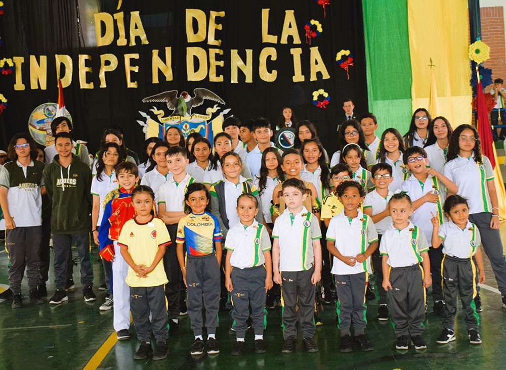IZADA DE BANDERA: CONMEMORACIÓN DÍA DE LA INDEPENDENCIA DE COLOMBIA Y BATALLA DE BOYACÁ