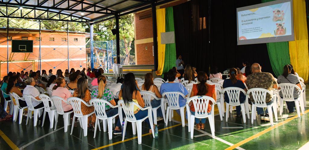 DEPARTAMENTO DE PSICOORIENTACIÓN CUMPLIÓ CON LA TERCERA ENTREGA DE ESCUELAS DE FAMILIA 2023