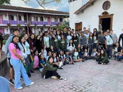 COLEGIO CISNEROS Y AGUSTÍN GEMELLI PARTICIPARON DE ENCUENTRO FRANCISCANO EN ARMENIA 