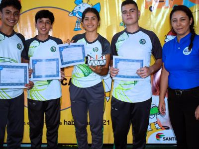 EL COLEGIO CISNEROS FUE NUEVAMENTE ANFITRIÓN DE LAS ELIMINATORIAS SET VEINTIUNO ROBÓTICA 