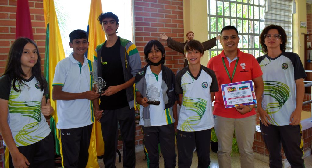 BRILLANTE REPRESENTACIÓN CISNERISTA EN CONCURSO DE CIENCIAS DEL COLEGIO TOLIMENSE
