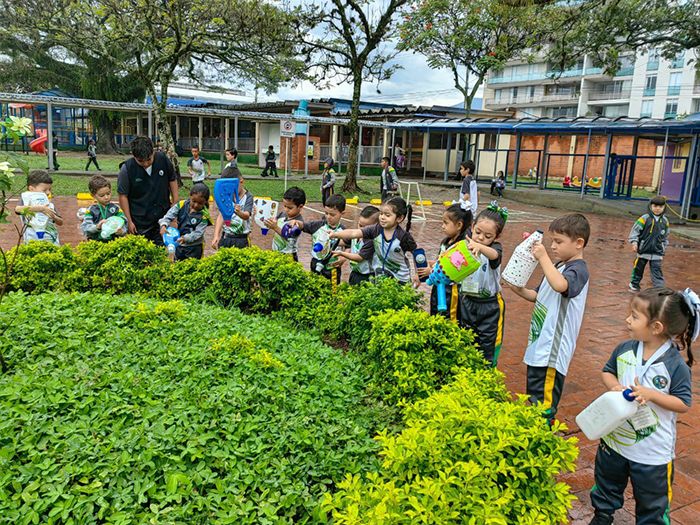 CONMEMORACIÓN DÍA DEL AGUA EN EL CISNEROS