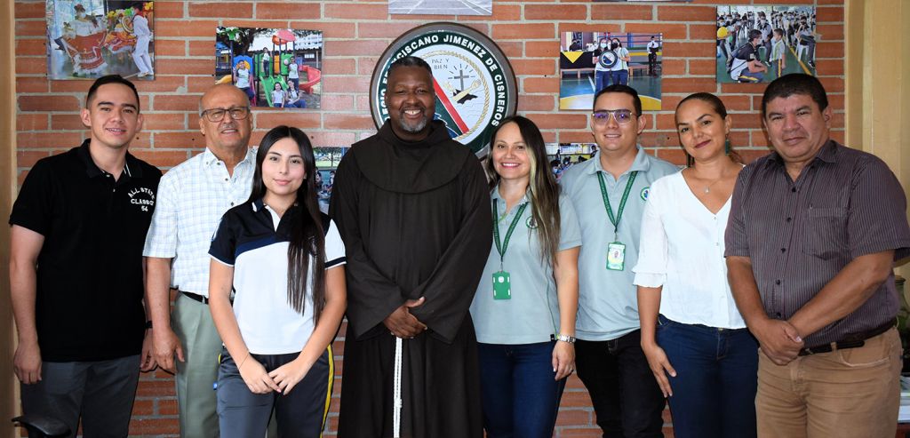 NUEVO RECTOR CISNERISTA TOMÓ POSESIÓN ANTE EL CONSEJO DIRECTIVO