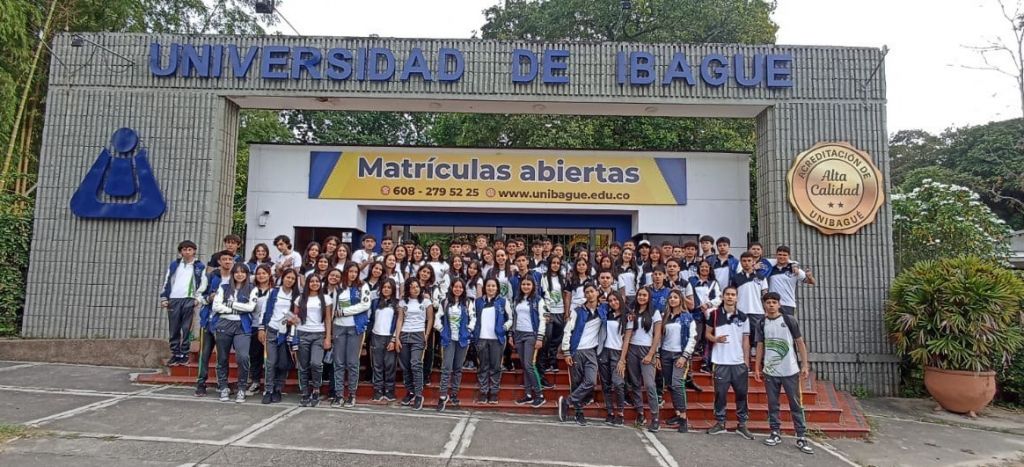 ESTUDIANTES DE GRADO 11° VIVIERON UN DÍA EN LA U