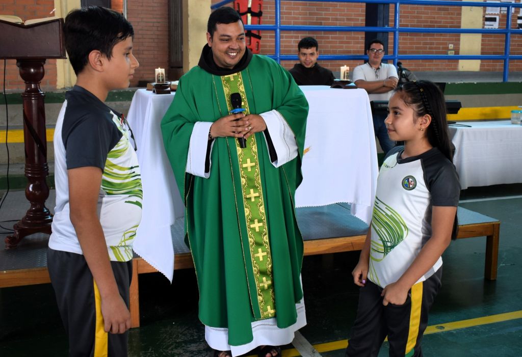 ESCUELA DE GESTOS, MES DE SEPTIEMBPRE “EL PODER DE MI MIRADA”