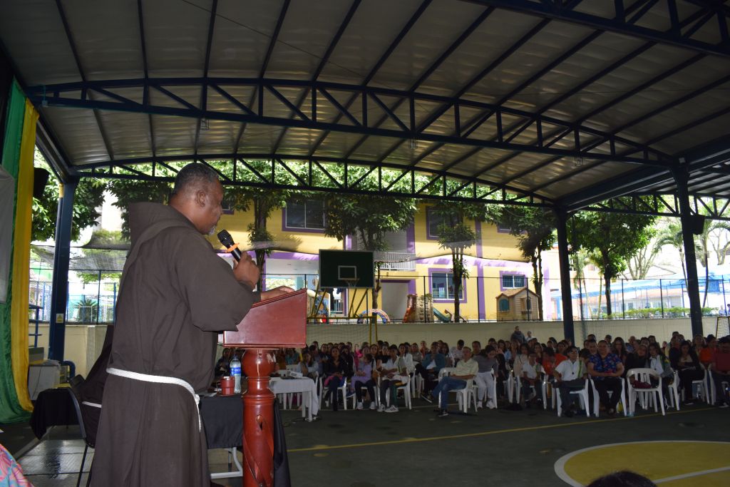 CON ÉXITO SE DESARROLLÓ LA ASAMBLEA DE PADRES DE FAMILIA