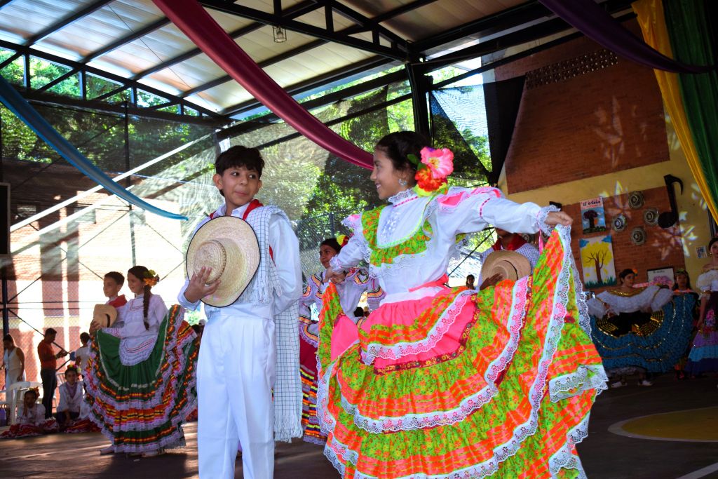 GALERIA: XVIII FRANCISNEROS, COLOMBIA: COLOR, RITMO Y PASIÓN