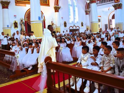 CEREMONIA DE LA LUZ  Y PRIMERAS COMUNIONES 2025 (FOTOS Y VIDEO) 