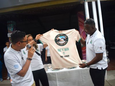 ÉXITO TOTAL EN EL MINI PROM 2025 DEL GRADO QUINTO 