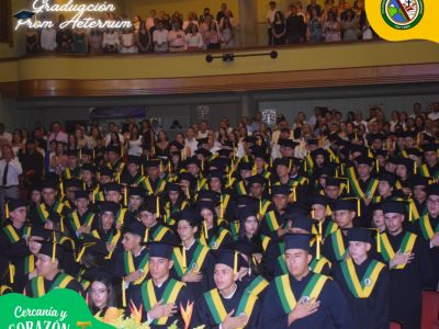 CEREMONIA DE GRADO PROM AETERNUM 2025: UNA TARDE DE EMOCIONES, RECUERDOS Y NUEVOS COMIENZOS 